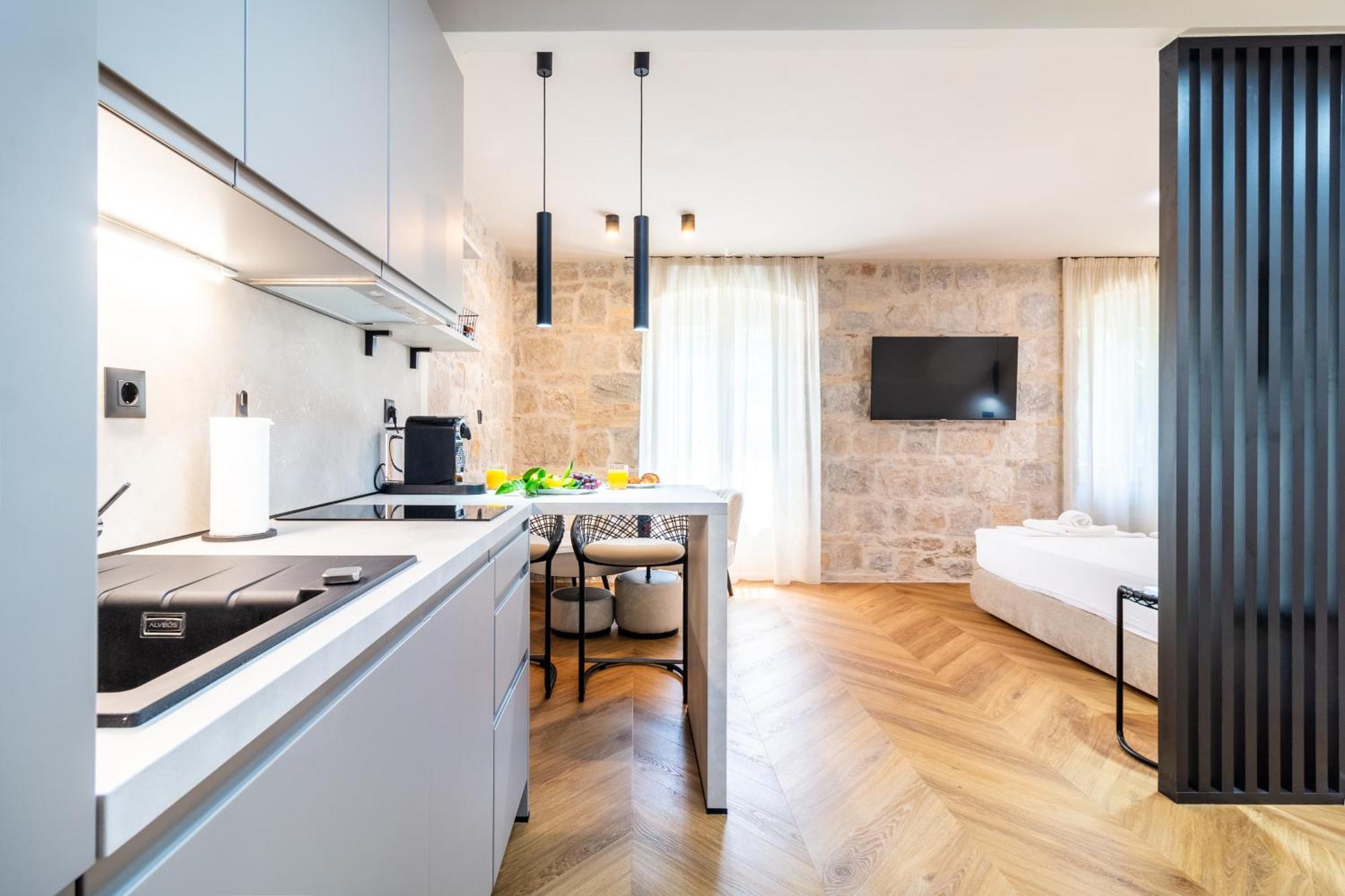 Apartment Centre In Stone House 斯普利特 外观 照片