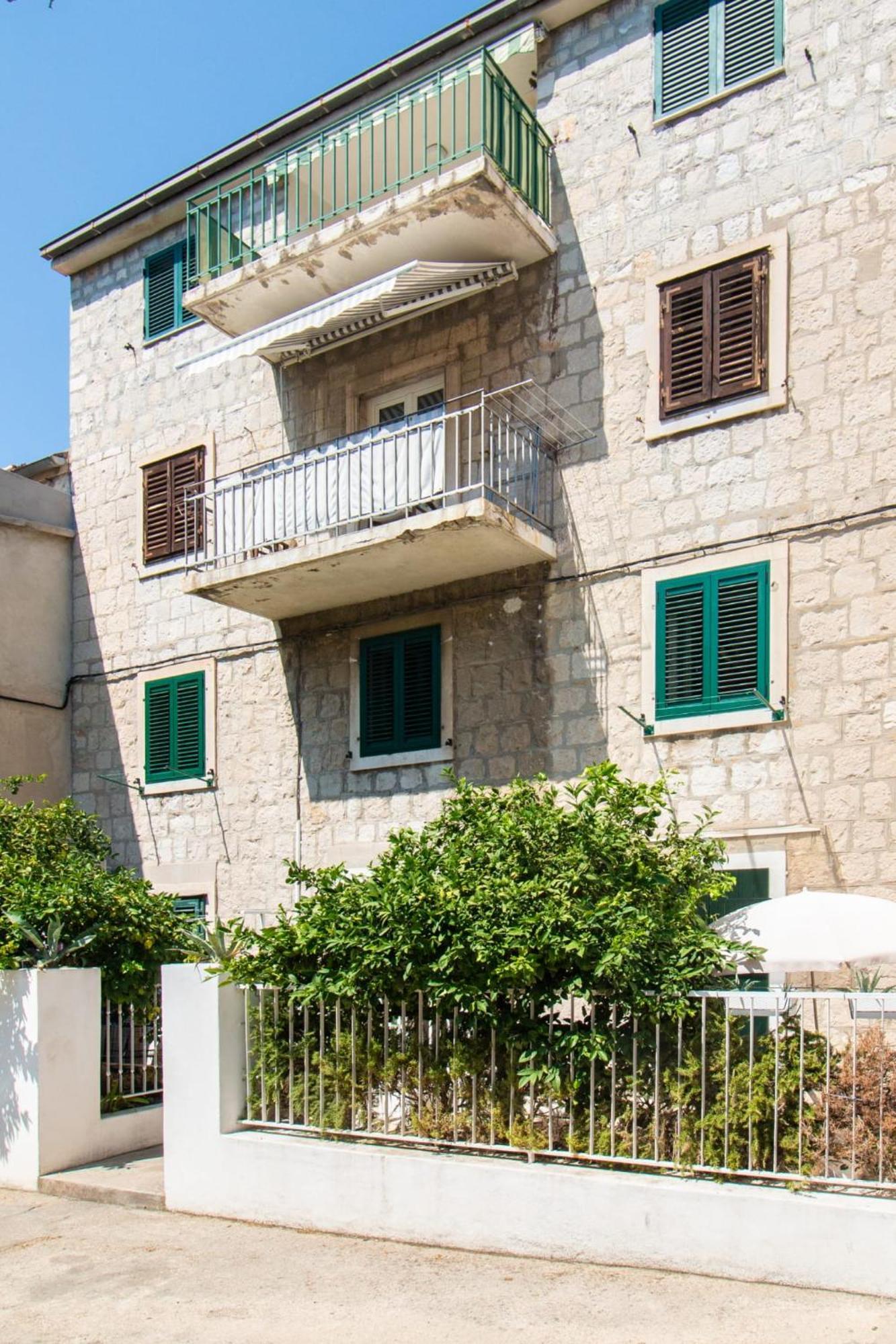Apartment Centre In Stone House 斯普利特 外观 照片